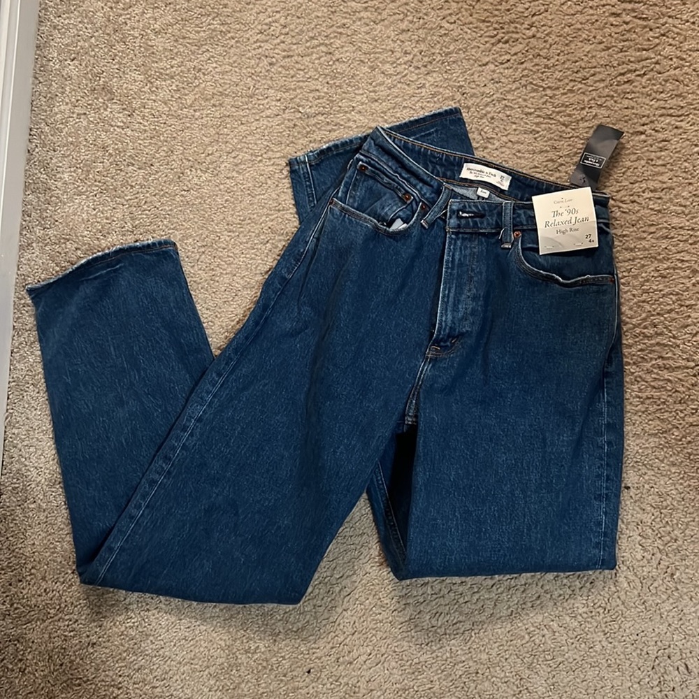 Brand new never been worn Abercrombie & Fitch wide leg jeans size 27